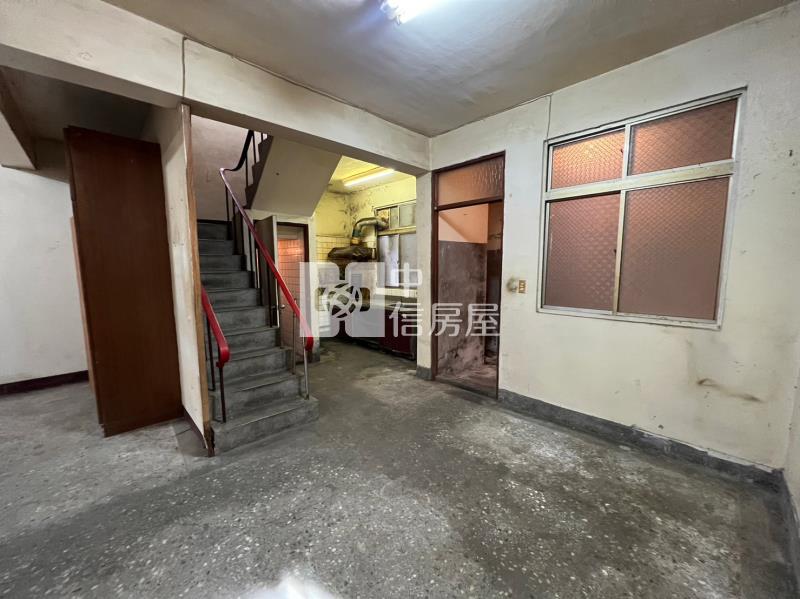 高鐵南路八段低總價透天(需整理)房屋室內格局與周邊環境
