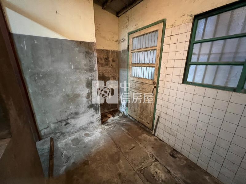 高鐵南路八段低總價透天(需整理)房屋室內格局與周邊環境