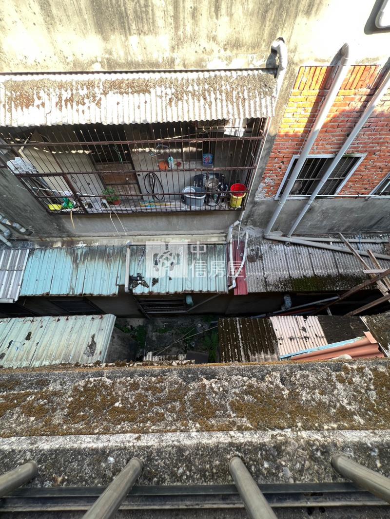 高鐵南路八段低總價透天(需整理)房屋室內格局與周邊環境