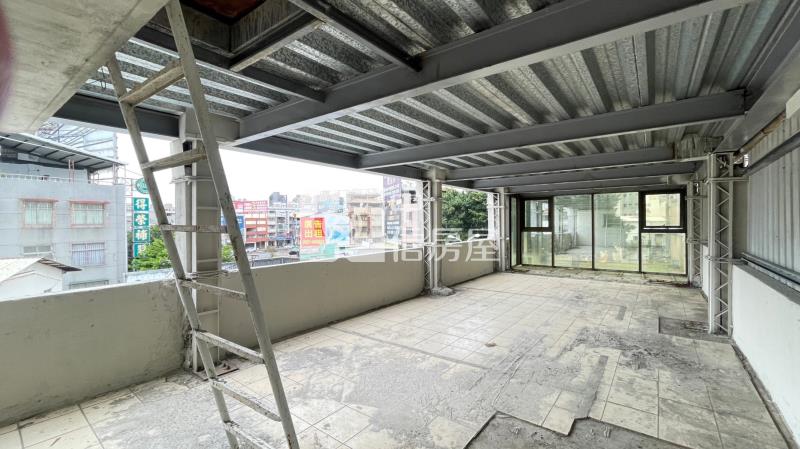 正40米進化路住三收租投資透店房屋室內格局與周邊環境