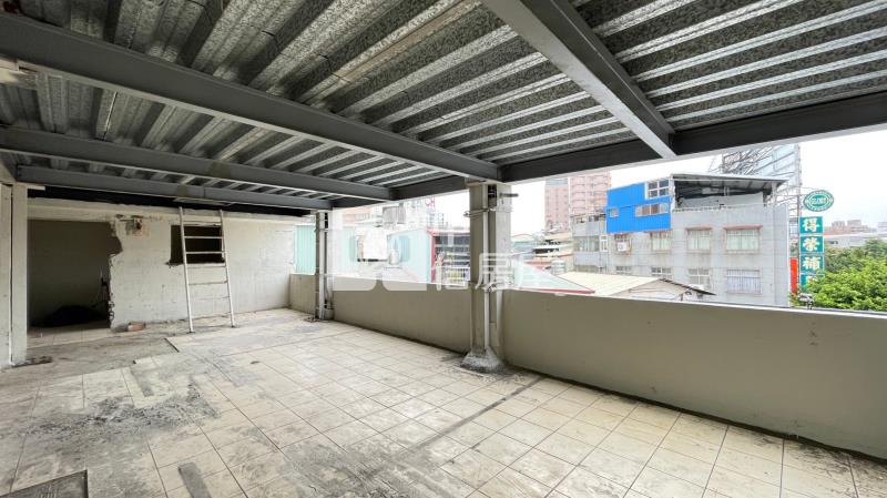 正40米進化路住三收租投資透店房屋室內格局與周邊環境