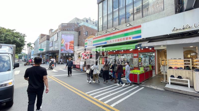 正一中街巷內高投報三樓四套房屋室內格局與周邊環境