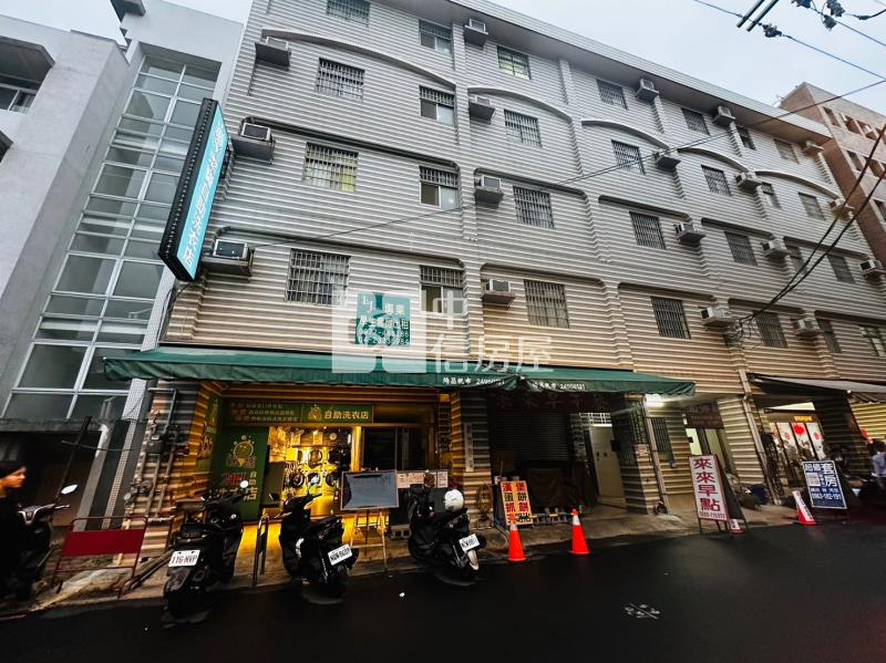 亞洲大學吃市店面30房屋室內格局與周邊環境