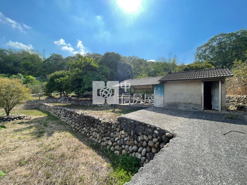 (每坪不到1萬)新社.臨路.開心農場房屋室內格局與周邊環境