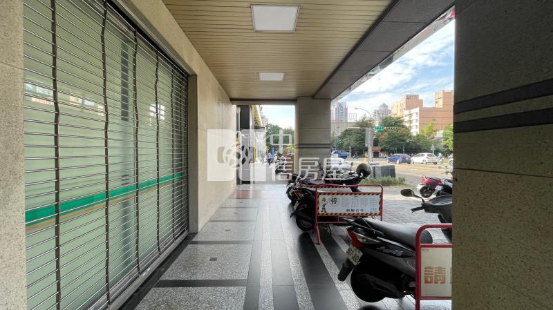 正公益路五期精華純辦高樓平車房屋室內格局與周邊環境