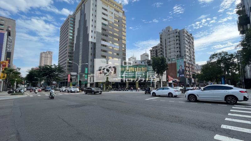 正公益路五期精華純辦高樓平車房屋室內格局與周邊環境