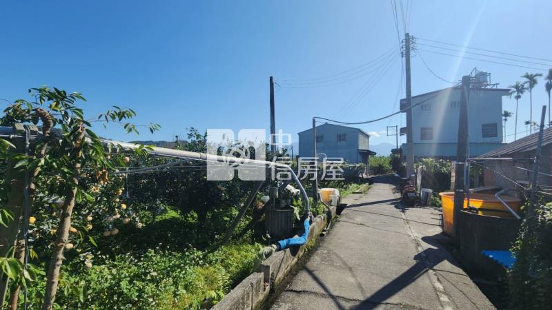 苗栗卓蘭實登農地農用有台電錶房屋室內格局與周邊環境