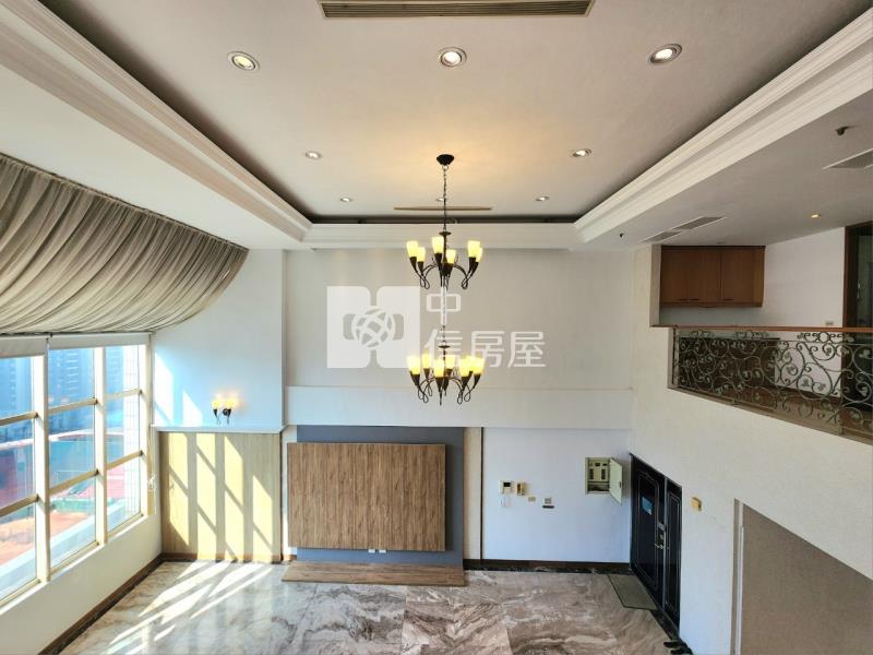 巴洛克王朝樓中樓大四房雙車房屋室內格局與周邊環境
