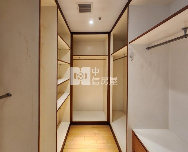 巴洛克王朝樓中樓大四房雙車房屋室內格局與周邊環境