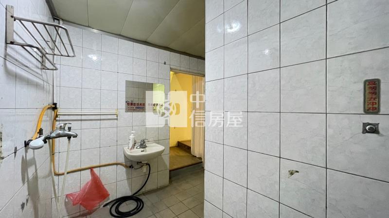 一點利大地坪三角窗房屋室內格局與周邊環境