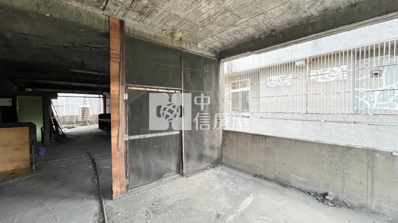 中清水湳愛買住三角店房屋室內格局與周邊環境