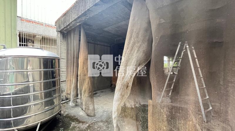 中清水湳愛買住三角店房屋室內格局與周邊環境