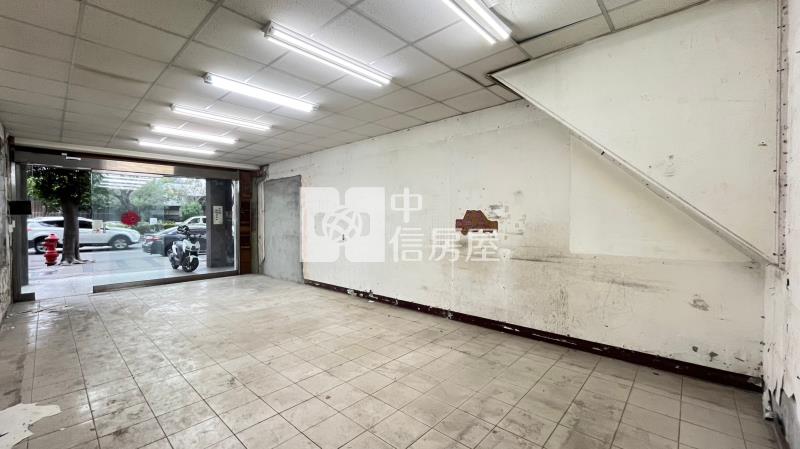 中清水湳愛買住三角店房屋室內格局與周邊環境