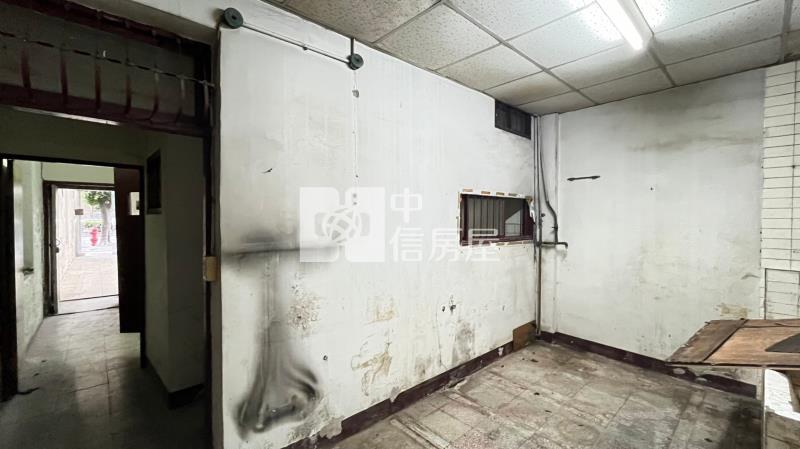中清水湳愛買住三角店房屋室內格局與周邊環境