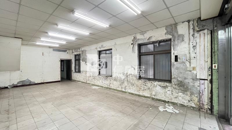 中清水湳愛買住三角店房屋室內格局與周邊環境