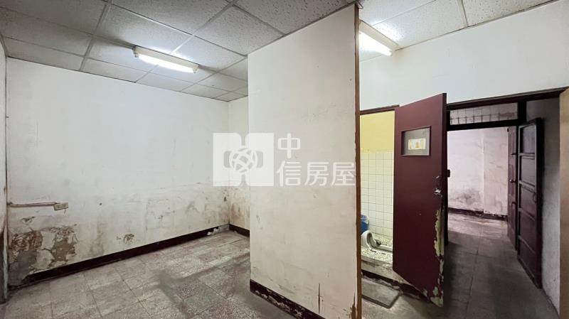 中清水湳愛買住三角店房屋室內格局與周邊環境
