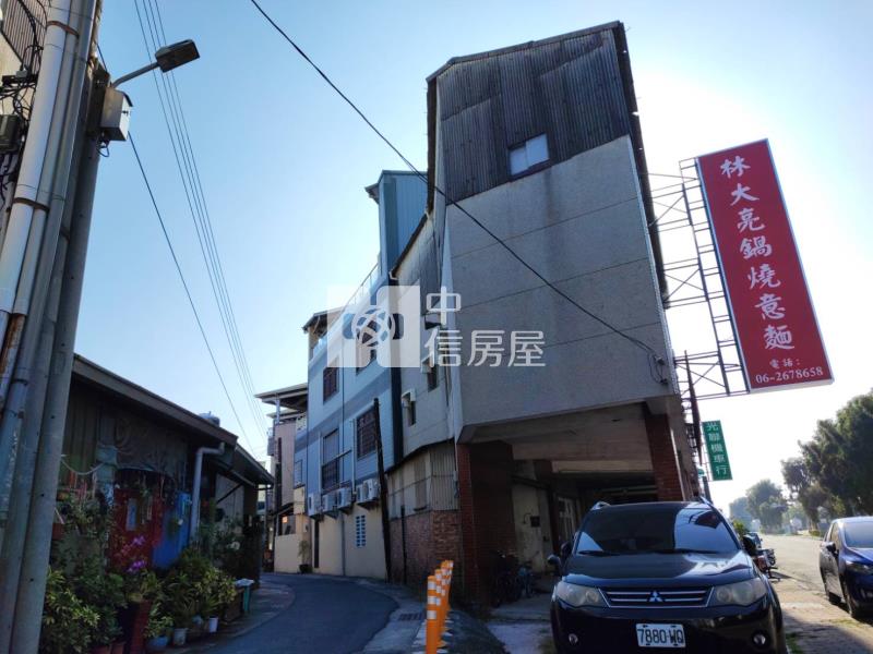 中華南路大面寬店面房屋室內格局與周邊環境