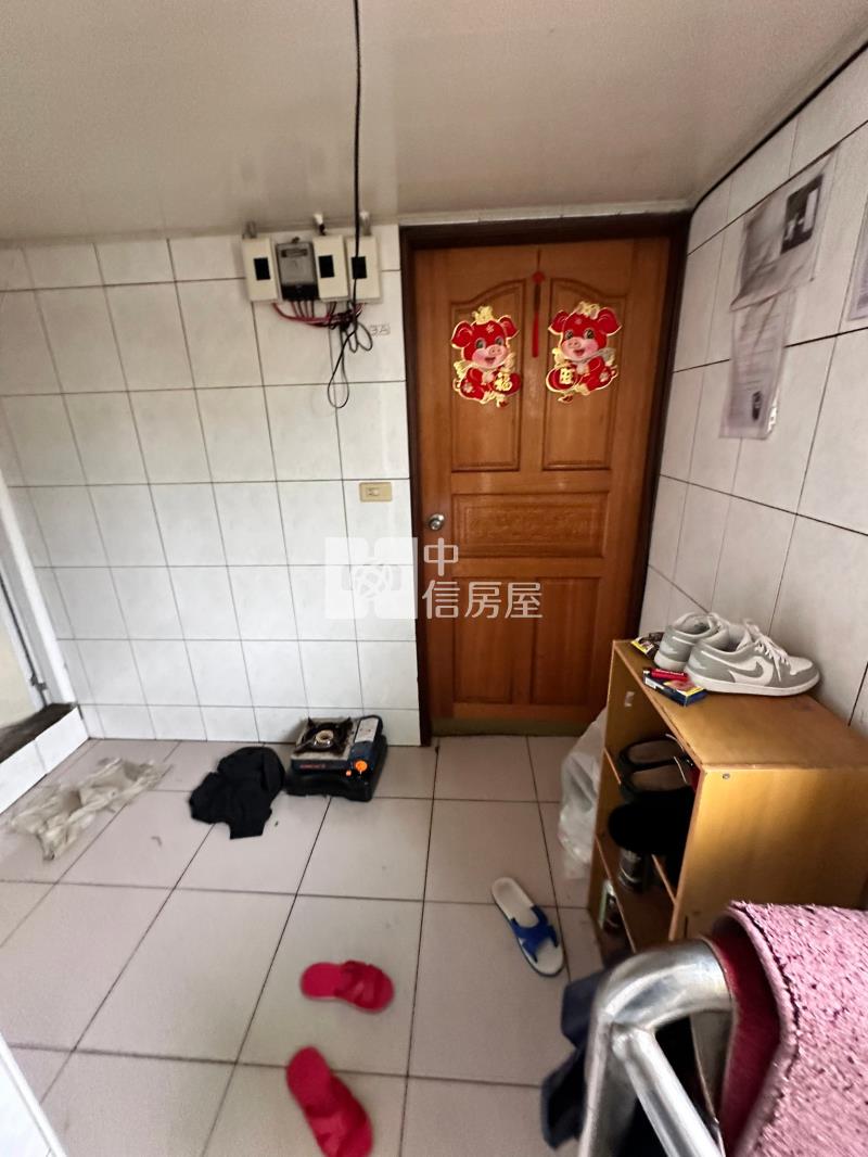 山仔頂5房透店房屋室內格局與周邊環境