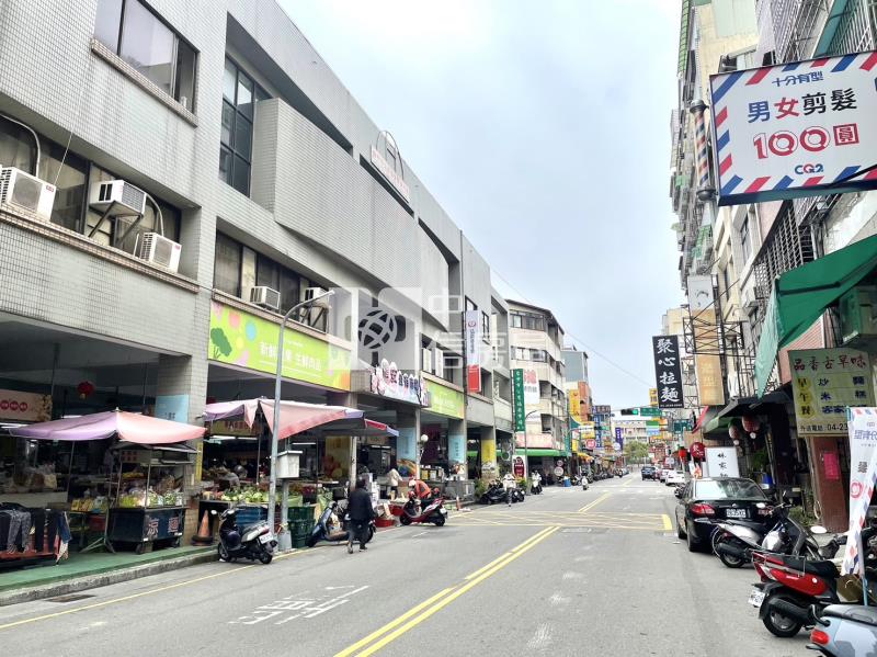董ㄟ起家厝 福安市場臨路透天金店面房屋室內格局與周邊環境