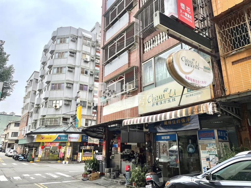 董ㄟ起家厝 福安市場臨路透天金店面房屋室內格局與周邊環境