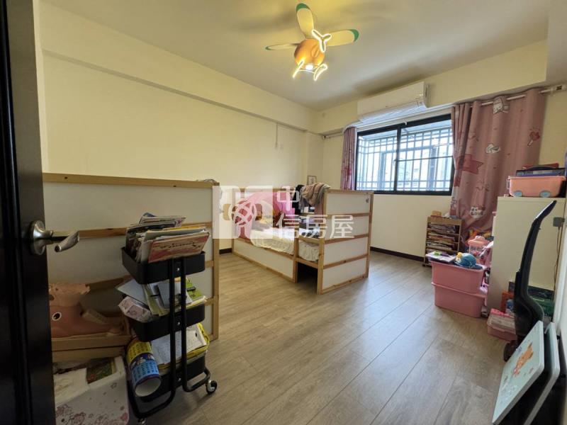 安南*地45坪*輕齡精裝邊間車墅房屋室內格局與周邊環境