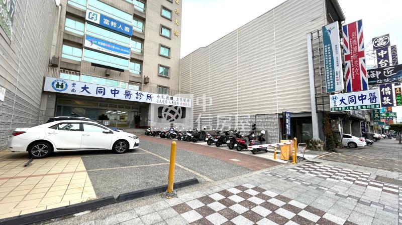 中山路整棟商辦月子中心銀行醫美企業總部房屋室內格局與周邊環境