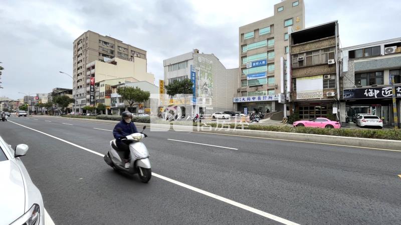 中山路整棟商辦月子中心銀行醫美企業總部房屋室內格局與周邊環境