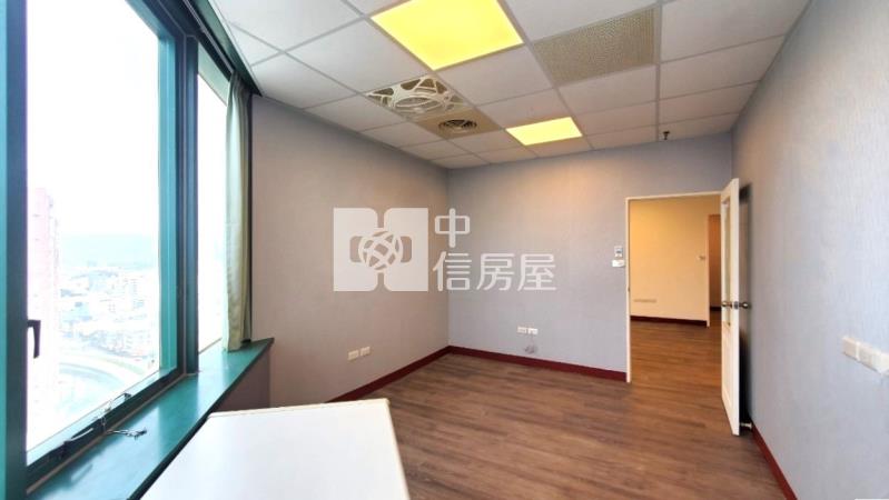 文心路四段角間高樓視野純辦房屋室內格局與周邊環境