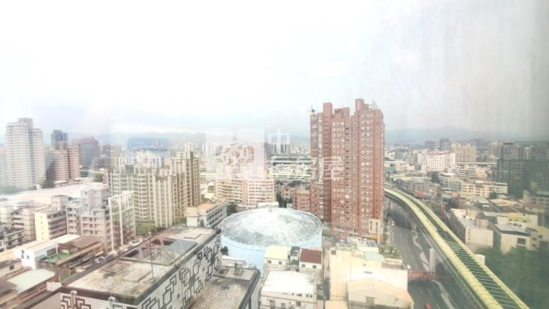 文心路四段角間高樓視野純辦房屋室內格局與周邊環境