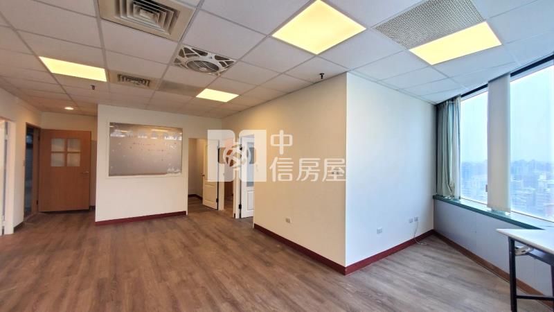 文心路四段角間高樓視野純辦房屋室內格局與周邊環境