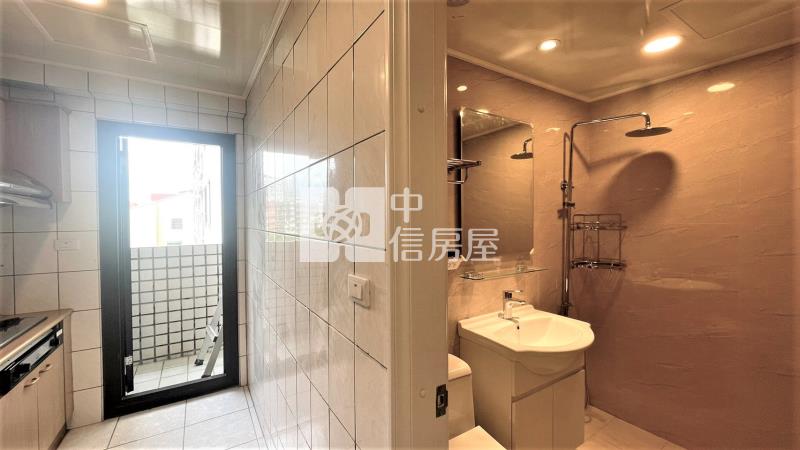 水湳經貿大四房B1平車房屋室內格局與周邊環境