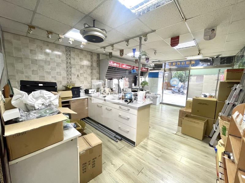 董ㄟ起家厝 福安市場臨路透天金店面房屋室內格局與周邊環境