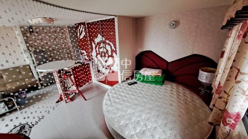 溫泉源頭挑高湯屋房屋室內格局與周邊環境