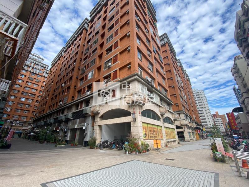 工學商圈黃金收租店面加車位房屋室內格局與周邊環境