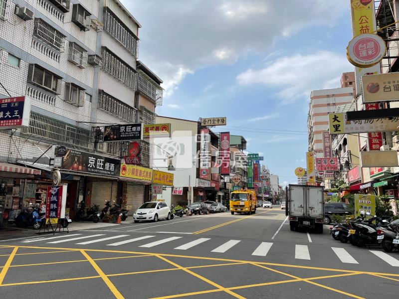 興大附中鬧區黃金店面1房屋室內格局與周邊環境