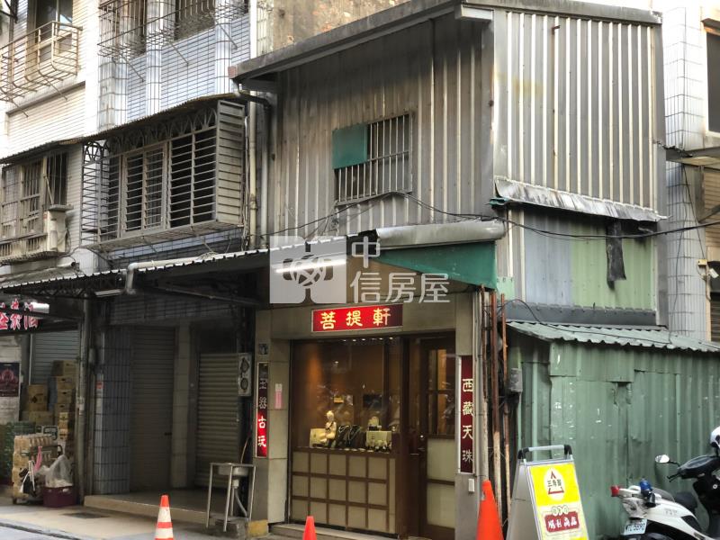 ●愛一路透天金店面房屋室內格局與周邊環境