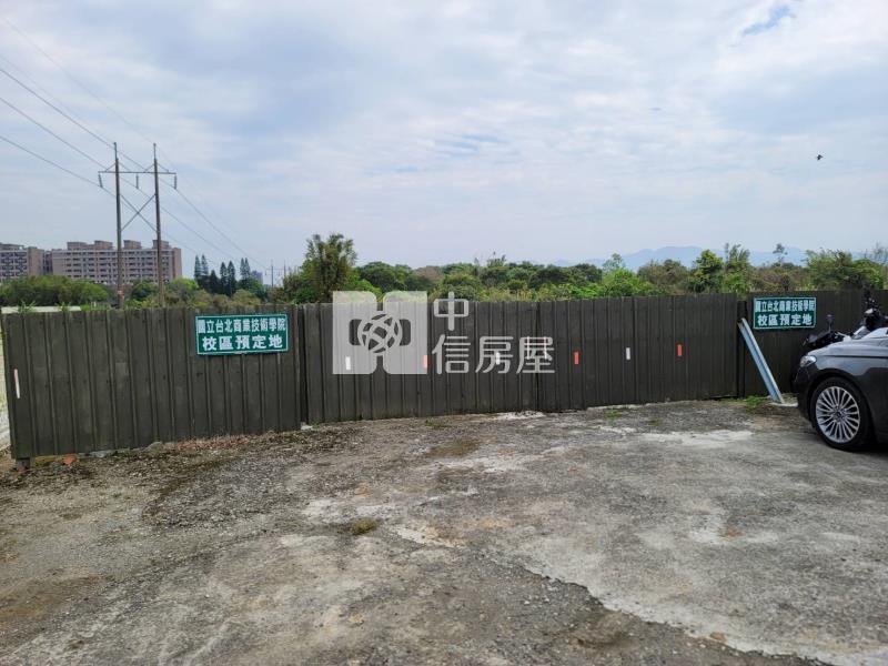 台北商專12米路方正農地房屋室內格局與周邊環境