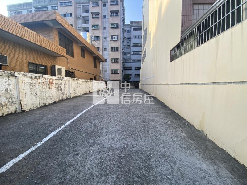 東區53坪金店美建地房屋室內格局與周邊環境