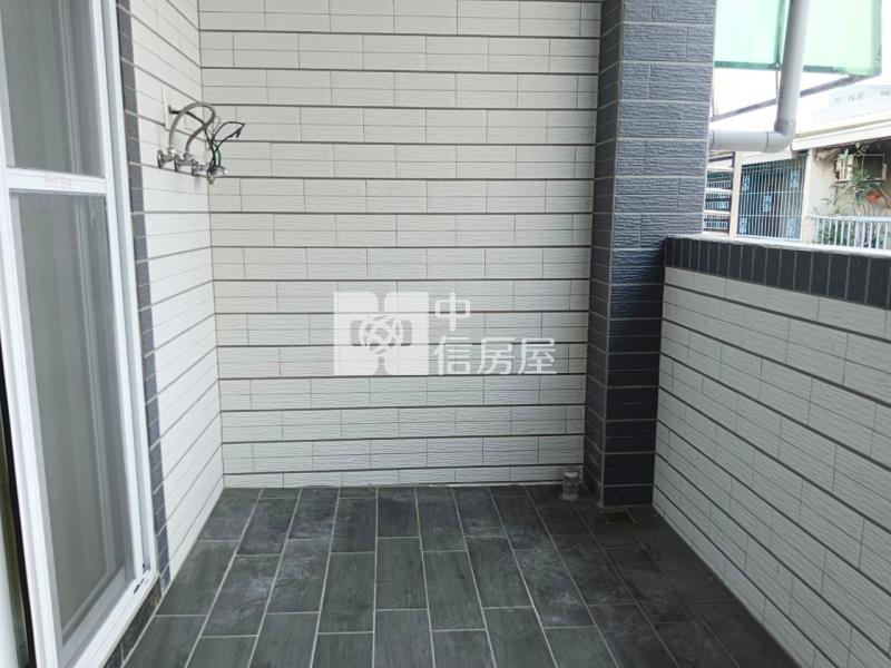 大寮中庄商圈翻新騎樓透天房屋室內格局與周邊環境
