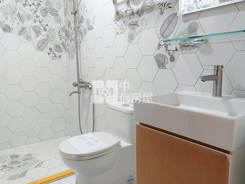 大寮中庄商圈翻新騎樓透天房屋室內格局與周邊環境
