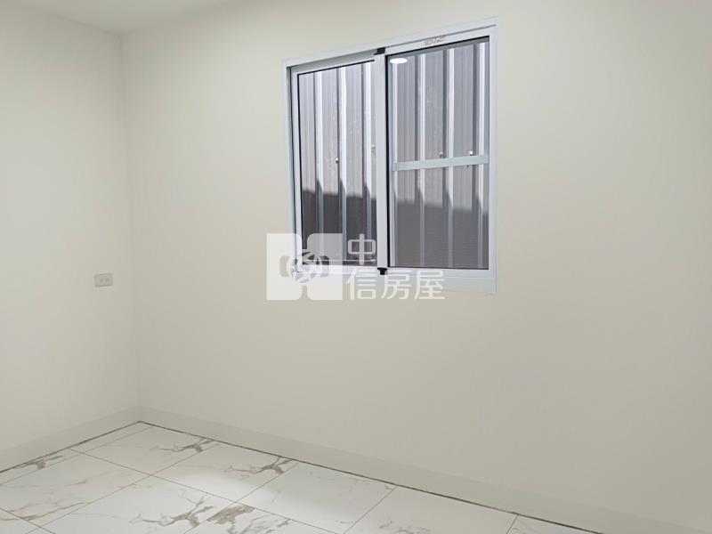 大寮中庄商圈翻新騎樓透天房屋室內格局與周邊環境