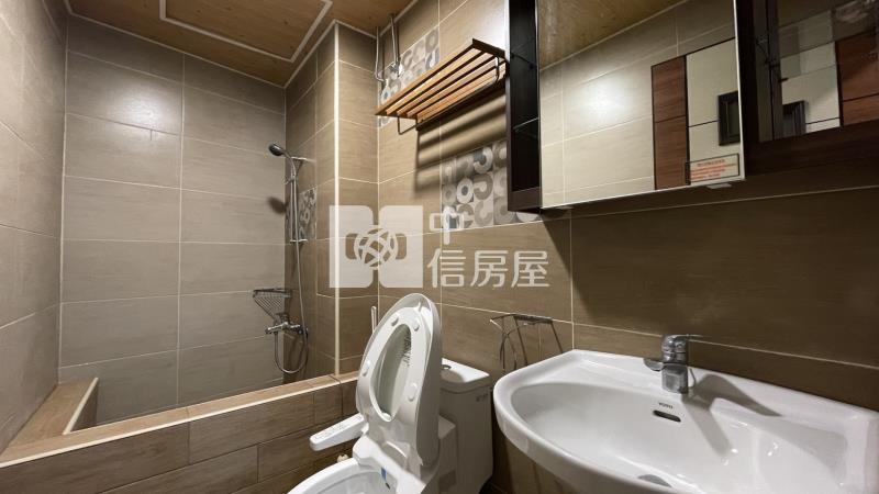 專售🔺️重慶市場6年屋1樓華廈📍房屋室內格局與周邊環境