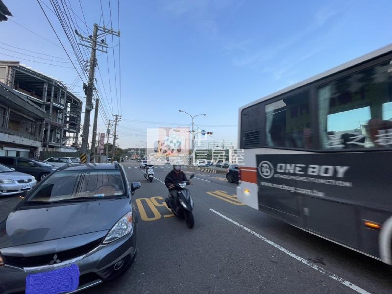 竹北中華路店面房屋室內格局與周邊環境