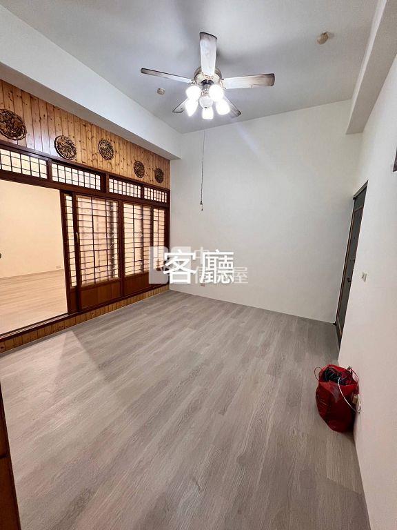 環中商圈一樓四房+車位(中信卓越團隊)房屋室內格局與周邊環境