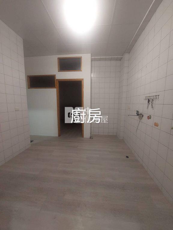 環中商圈一樓四房+車位(中信卓越團隊)房屋室內格局與周邊環境
