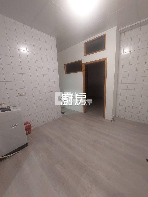環中商圈一樓四房+車位(中信卓越團隊)房屋室內格局與周邊環境