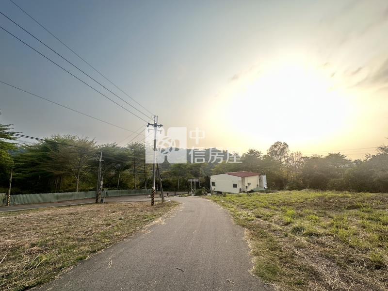 霧峰近光復新村大面寬丙種建地房屋室內格局與周邊環境