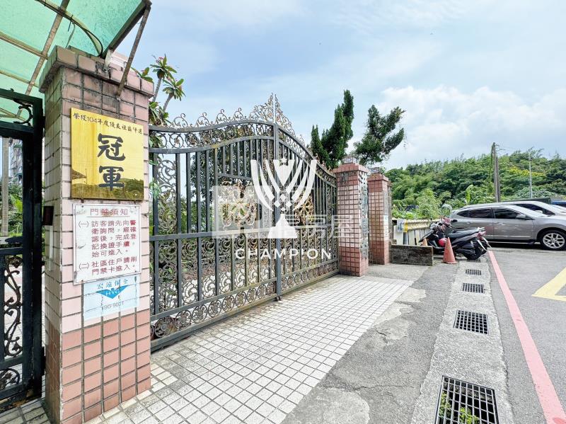 【冠軍】景觀深美學區四房坪數有車位房屋室內格局與周邊環境