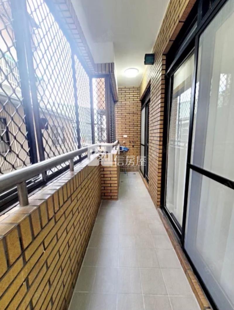 中國醫電梯美三房房屋室內格局與周邊環境