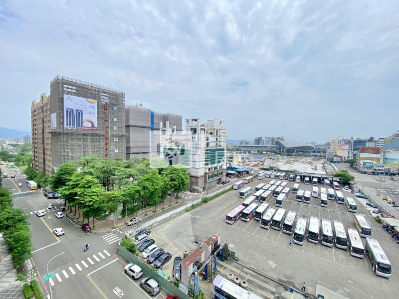 台中火車站澀谷區稀有三面採光高樓層大三房平車房屋室內格局與周邊環境